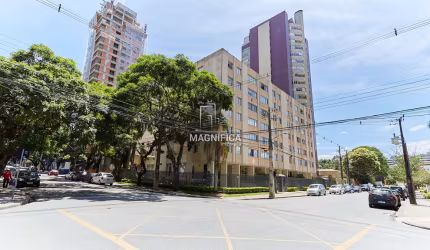 Apartamento com 3 quartos para alugar na Rua Chichorro Júnior, 1000, Cabral, Curitiba, 78 m2 por R$ 4.500