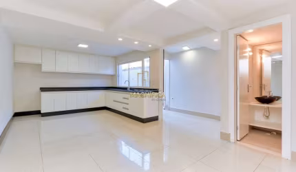 Casa com 4 quartos para alugar na Rua João Alencar Guimarães, 8796, Santa Quitéria, Curitiba, 181 m2 por R$ 6.500