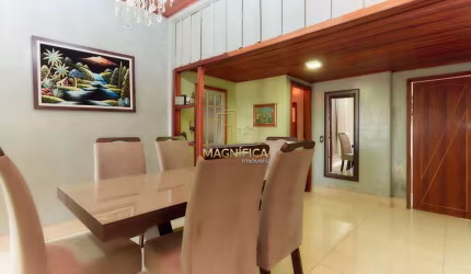 Casa com 3 quartos à venda na Rua Haiti, Guaíra, Curitiba por R$ 800.000