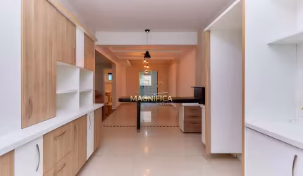 Casa em condomínio fechado com 3 quartos para alugar na Rua Ângelo Breseghello, Bairro Alto, Curitiba por R$ 6.990