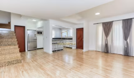 Casa com 4 quartos à venda na Rua Fernandes de Barros, 280, Hugo Lange, Curitiba, 240 m2 por R$ 1.900.000