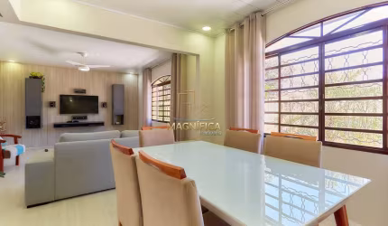 Casa com 3 quartos à venda na Rua José Silva de Lima, 12, Capão Raso, Curitiba, 123 m2 por R$ 850.000