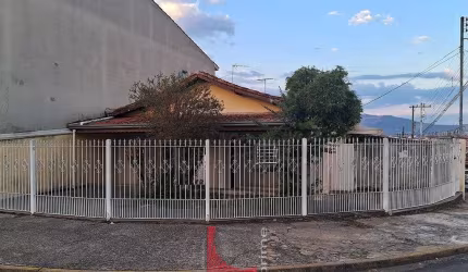 Casa Jardim São Lourenço Bragança Paulista SP..