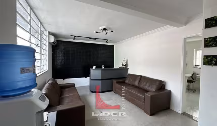 Sala comercial no Centro de Bragança Paulista .