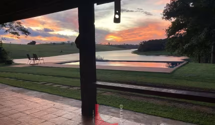 Sítio pé na água na represa de Piracaia SP