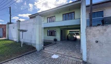 Sobrado com 4 dormitórios à venda, 262 m  por R  875.000,00 - Sítio Cercado - Curitiba PR