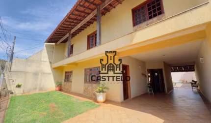 Sobrado com 3 dormitórios à venda, 280 m² por R$ 700.000,00 - Jardim Bandeirantes - Londrina/PR