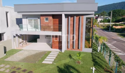 Ilha do Francês - Casa com 3 suítes em condomínio fechado no Rio Vermelho - Florianópolis/SC