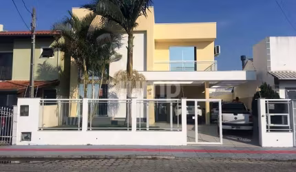Casa com 4 dormitórios à venda, 321 m² - Carianos - Florianópolis/SC