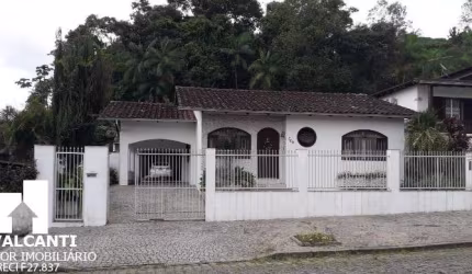 Casa com 3 quartos à venda no Anita Garibaldi, Joinville  por R$ 945.000