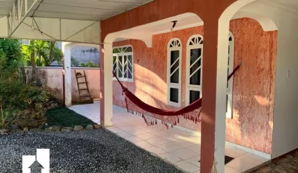 Casa com 4 quartos à venda no Boa Vista, Joinville  por R$ 600.000
