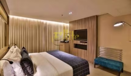 Flat no pool para compra na Vila Olímpia,  próximo das torres gêmeas da Corporate Towers!