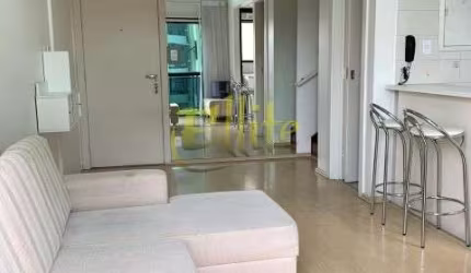 Flat duplex para venda em Moema, totalmente mobiliado à poucos metros do Shopping Ibirapuera!