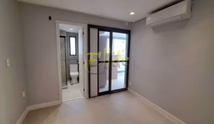 Excelente oportunidade de locação! Apartamento espaçoso e moderno, totalmente reformado!