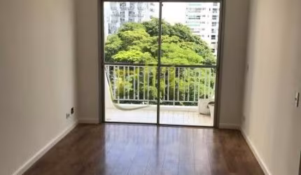Apartamento sem mobília para locação com 03 dormitórios no bairro Santo Amaro em São Paulo!