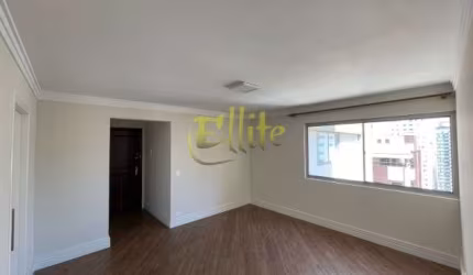 Apartamento reformado sem mobília para locação no bairro Moema, São Paulo!