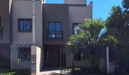 Sobrado a venda no Bairro Novo Mundo em Curitiba