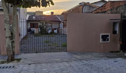 Casa para Venda no bairro Centro, localizado na cidade de Navegantes / SC.