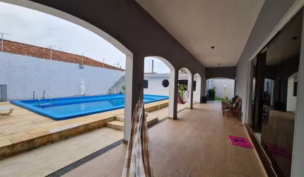 Casa com 2 lotes no Balneário Flórida - 4 suítes, garagem box e muito lazer!