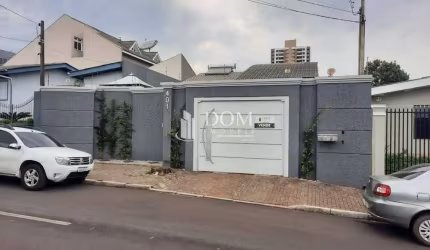CASA NO CENTRO COM PISICNA