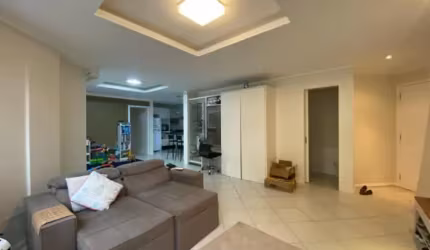 APARTAMENTO 2 QUARTOS 1 SUÍTE SEMIMOBILIADO COM SACADA E CHURRASQUEIRA NO CENTRO DE FLORIANÓPOLIS