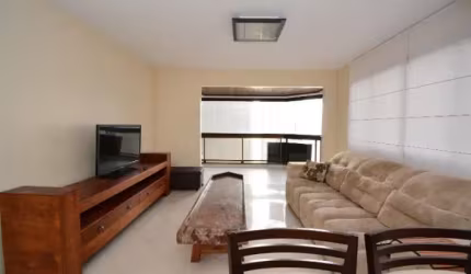 Apartamento com 3 quartos, sendo 1 suíte, 2 vagas de garagem no bairro Agronômica em Florianópolis/SC