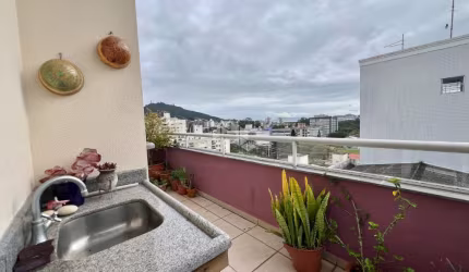 COBERTURA COM 2 QUARTOS SENDO 1 SUÍTE COM VISTA PANORÂMICA  E ÁREA DE LAZER NO CÓRREGO GRANDE EM FLORIANÓPOLIS
