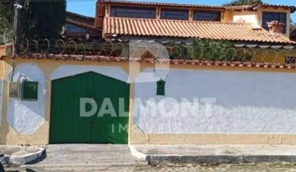 Guriri - Cabo Frio - Casa à venda, 3 quartos, sendo 1 suíte.