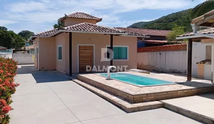 São Pedro da Aldeia/RJ  - Casa com 3 dormitórios à venda por R$ 500.000