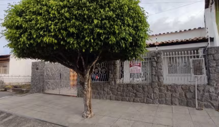 Casa em São João  -  Feira de Santana