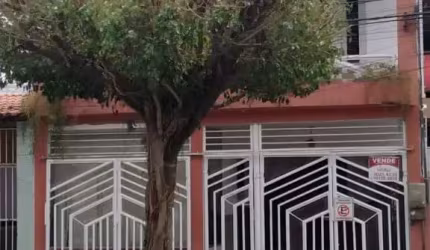 Casa na Avenida Maria Quitéria, Bairro  Brasília  -  Feira de Santana