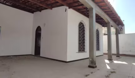 Casa em Capuchinhos  -  Feira de Santana