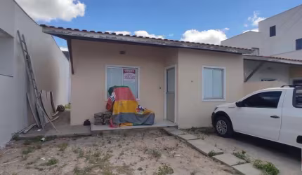 Casa de Condominio em Papagaio  -  Feira de Santana