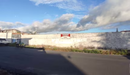 Descubra a oportunidade perfeita para investir no seu futuro! Este amplo terreno de 7.250 m², localizado no charmoso Jardim Acácia, em Feira de Santana, é ideal para quem busca um espaço versátil e es