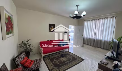 Casa para Venda em São José, Barreiros, 3 dormitórios, 1 suíte, 3 banheiros, 2 vagas