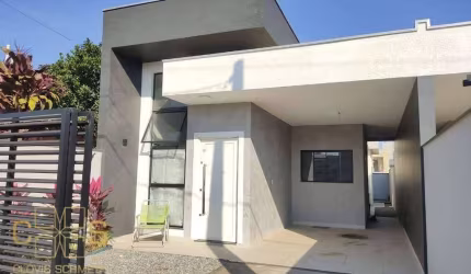 CASA COM 3 QUARTOS PRONTA