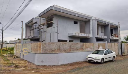 Sobrado com 2 suítes em Piçarras