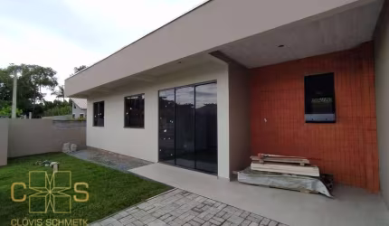 Casa com 03 dormitórios - 600 MTRS da Praia -  em Barra Velha