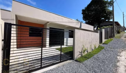 Casa com 03 dormitórios - 600 MTRS da Praia -  em Barra Velha