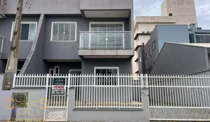 SOBRADO PERTO DO MAR