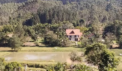 Sítio a venda com casa sede e casa caseiro