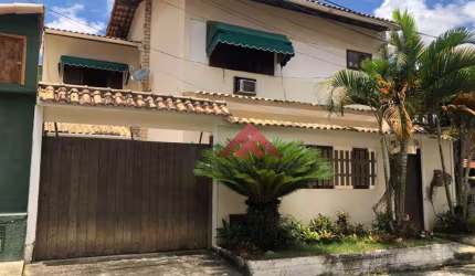 Casa com 3 dormitórios à venda por R$ 450.000,00 - Tribobó - São Gonçalo/RJ