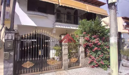 Casa com 4 dormitórios à venda, 180 m² por R$ 700.000,00 - Brasilândia - São Gonçalo/RJ
