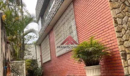 Casa com 5 quartos à venda           por  820.000 - Centro - Niterói-RJ