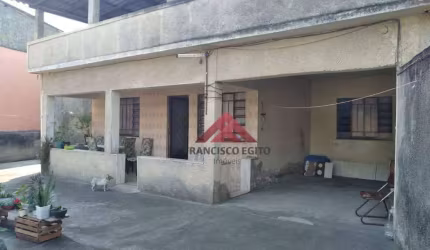 Casa com 3  quartos, próximo à praça do  Bandeirantes. - São Gonçalo/RJ