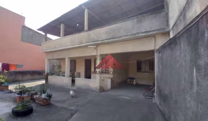 Casa com 3  quartos, próximo à praça do  Bandeirantes. - São Gonçalo/RJ