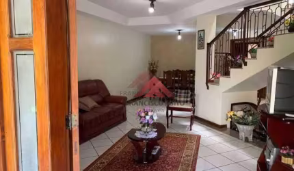 Casa com 4 dormitórios à venda, 360 m² por R$ 1.300.000,00 - Itacoatiara - Niterói/RJ