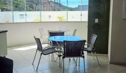 Amplo apartamento com 2 dormitórios na Praia dos Ingleses