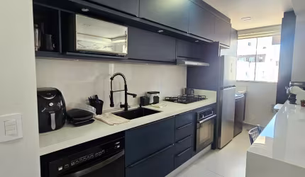 APARTAMENTO COM 3 SUÍTES NA PRAIA DOS INGLESES