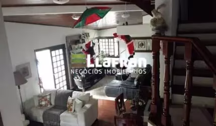 Casa em condomínio fechado em Itapevi.